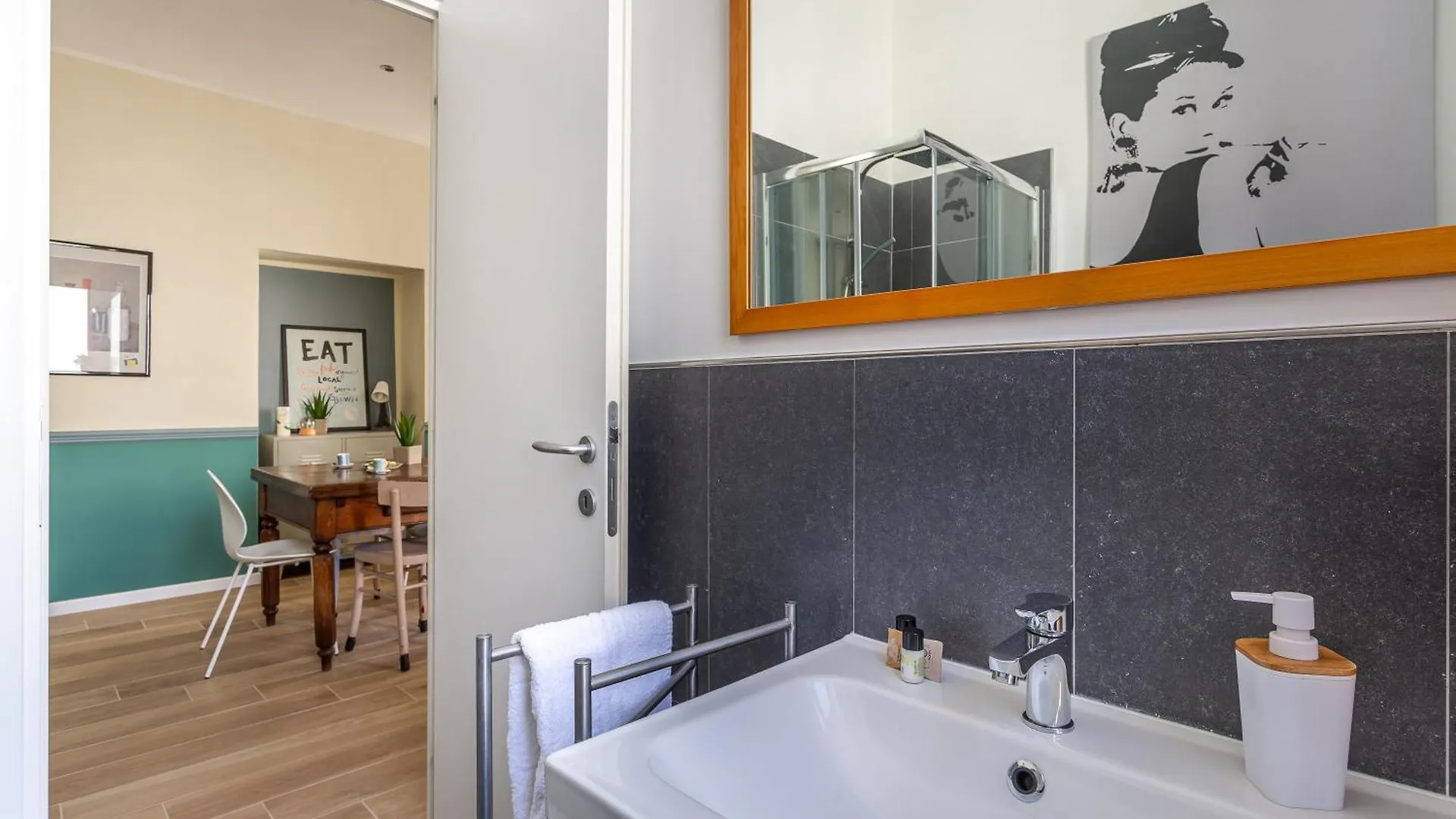 Iflat Retro Style Apartment Near The Vatican Rom Italien